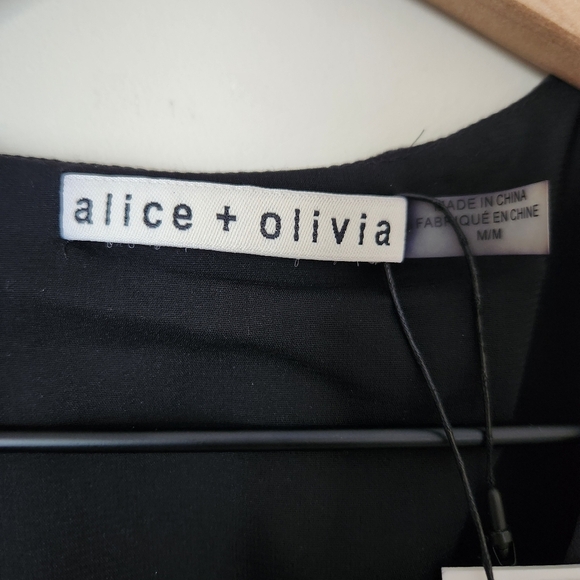 NWT Alice + Olivia | Silk Blend V-Neck Button Front Sleeveless Blouse - Size M - Picture 7 of 10